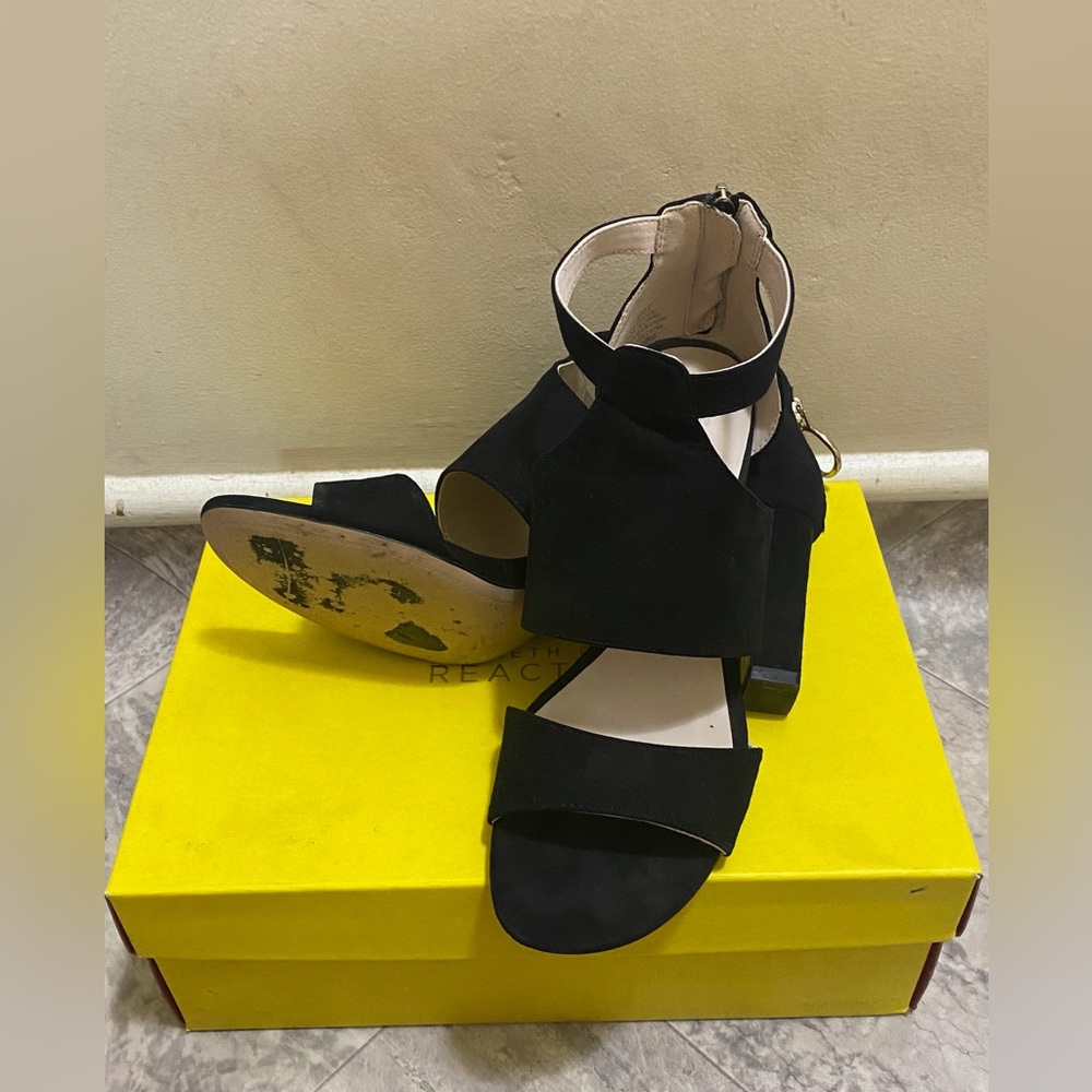 Black sandals heels